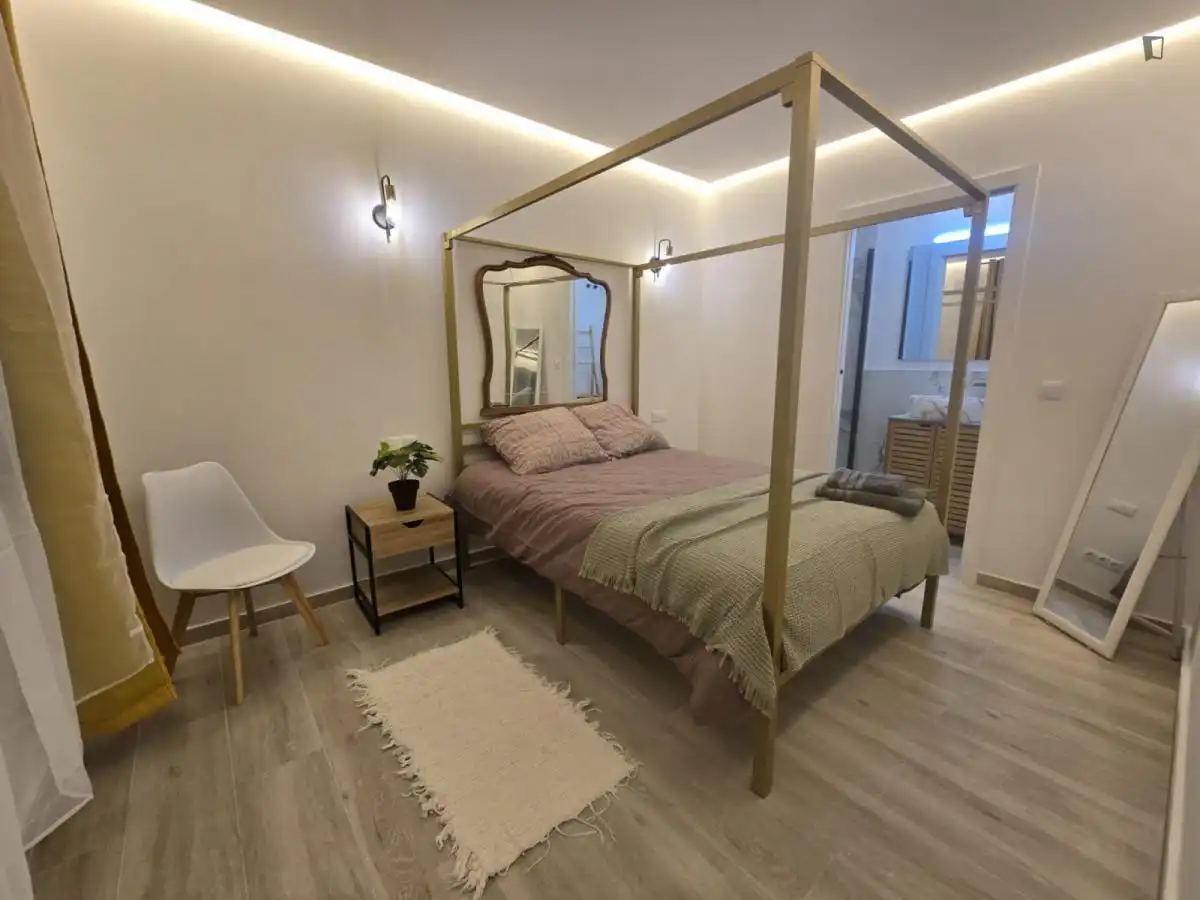 Habitación de Casa o chalet de alquiler en Madrid con Aire acondicionado, Amueblado y Lavadora
