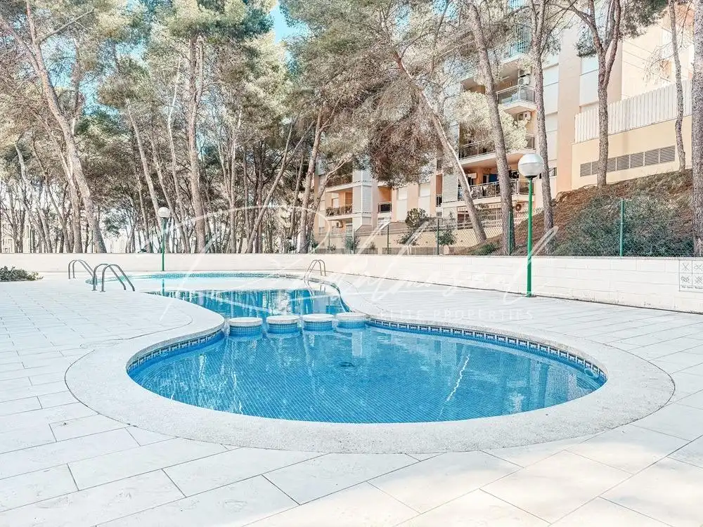 Piscina de Piso en venta en Salou con Calefacción, Terraza y Amueblado