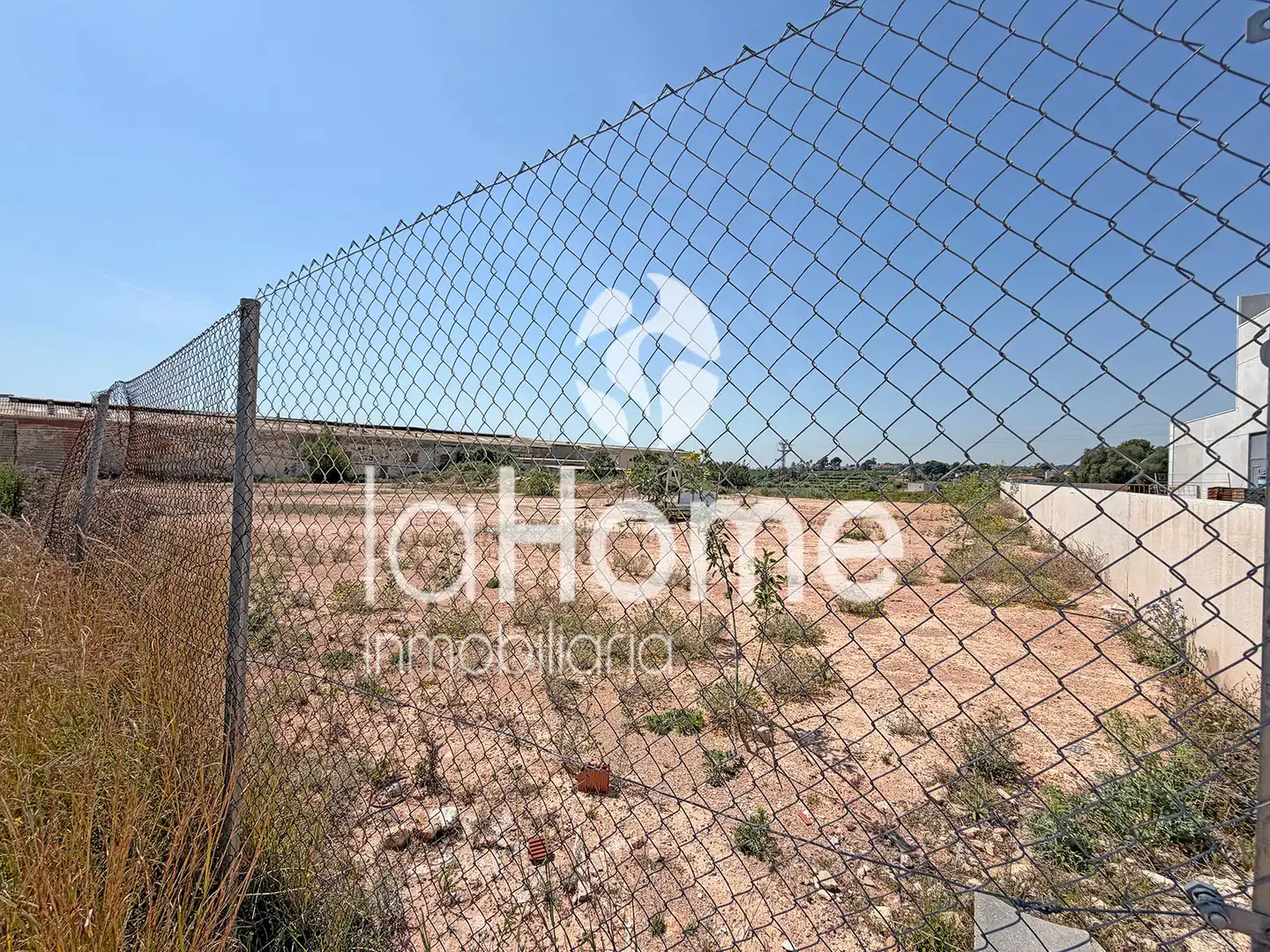 Terreno industrial en venta en Moncada