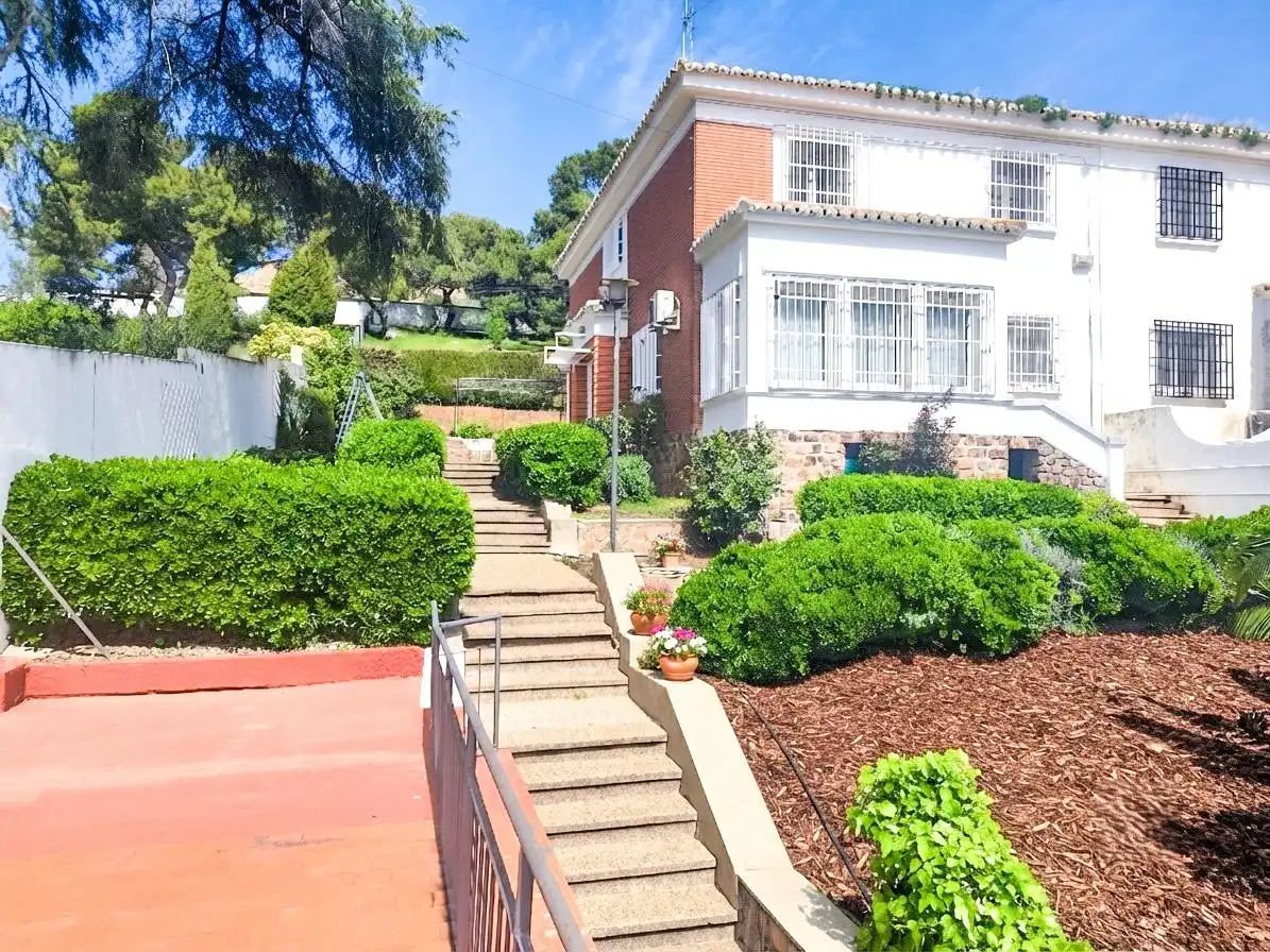 Vista exterior de Casa o chalet en venta en Puertollano con Aire acondicionado, Calefacción y Jardín privado