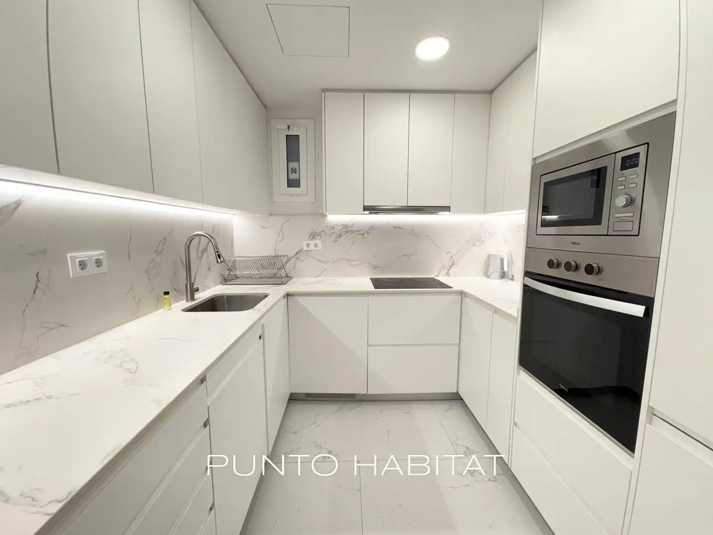 Piso con terraza en venta en Carrer del Consell de Cent, imagen 17