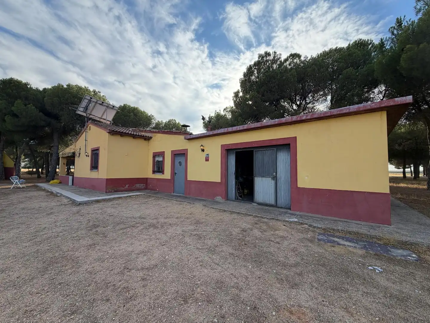 Exterior view of Country homes for sale in Tordesillas  with Private garden, Terrace and Storage room