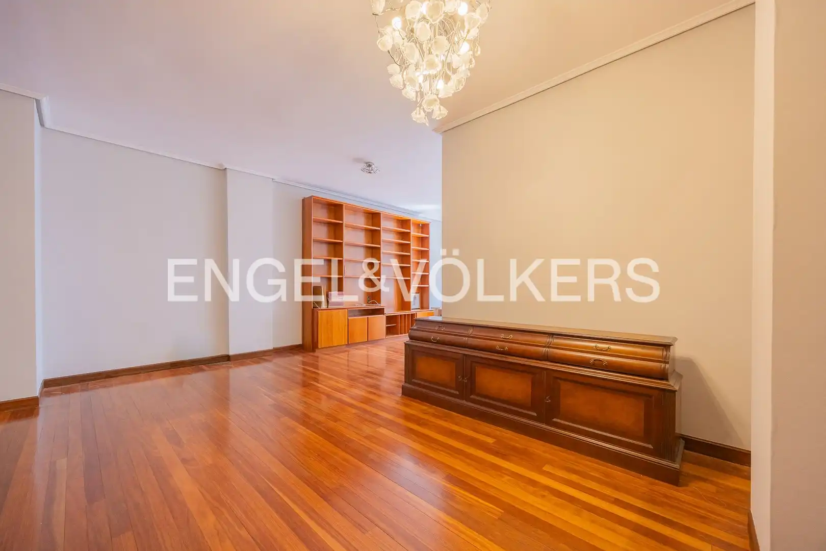 Wohnzimmer von Wohnung zum Verkauf in Bilbao  mit Heizung, Parkett und Balkon