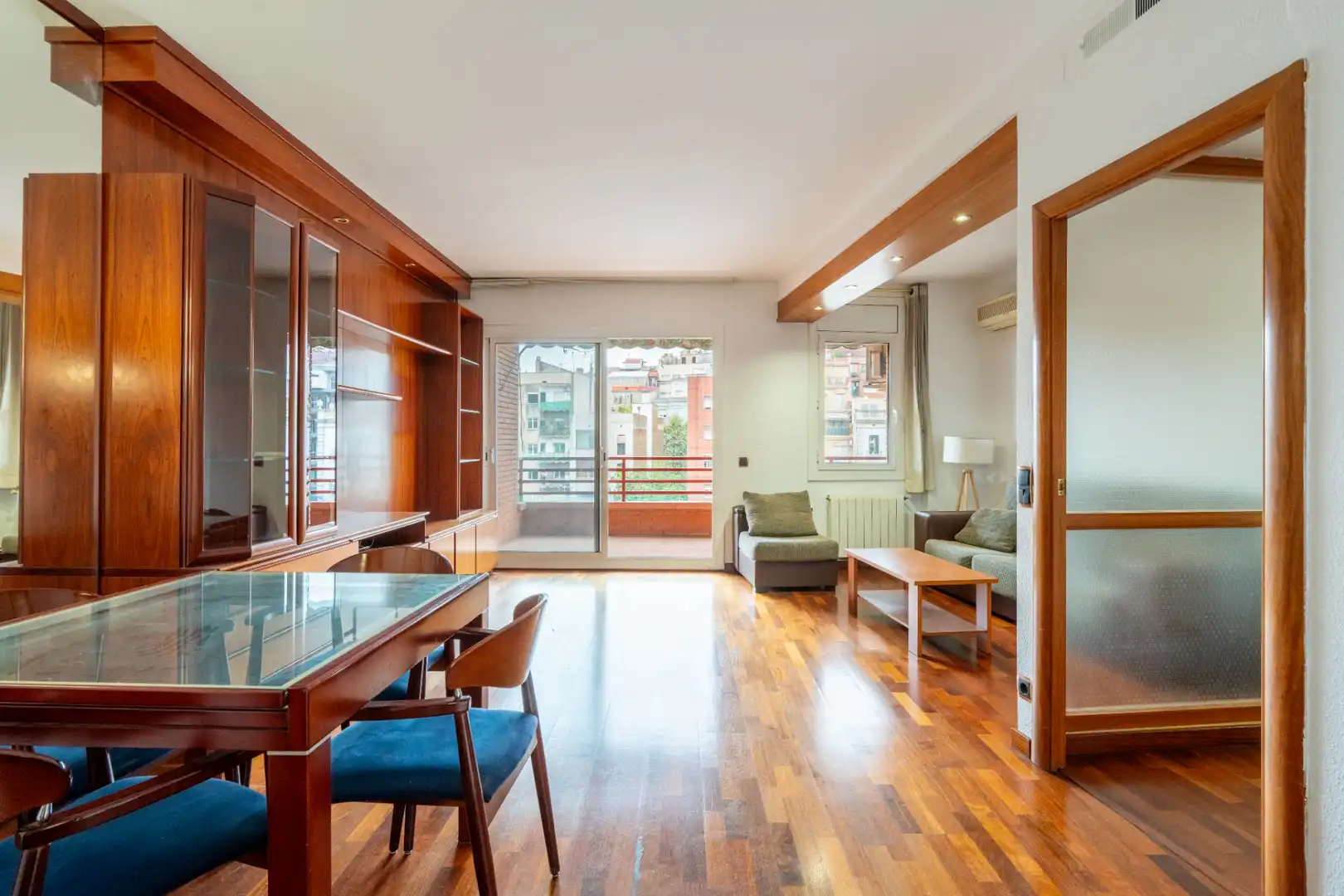 Living room of Flat for sale in Gràcia