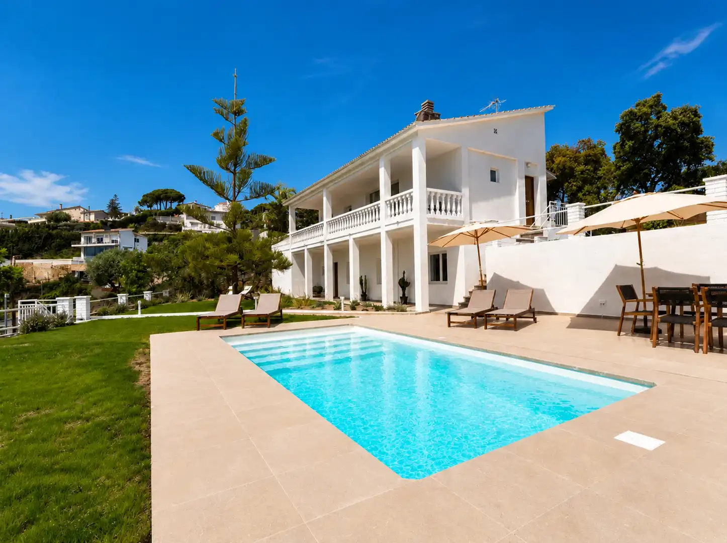 Piscina de Casa o xalet en venda en Sant Cebrià de Vallalta amb Aire condicionat, Calefacció i Jardí privat
