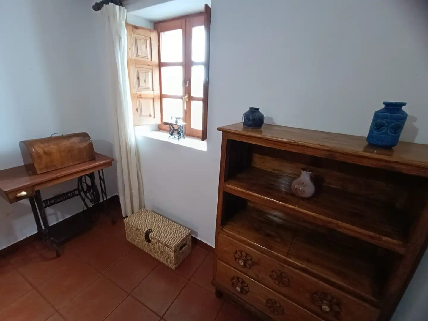 Schlafzimmer von Einfamilien-Reihenhaus zum Verkauf in Valdáliga mit Heizung, Abstellraum und Balkon