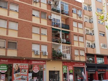 Piso con balcón en venta en San Roque - Ronda Norte