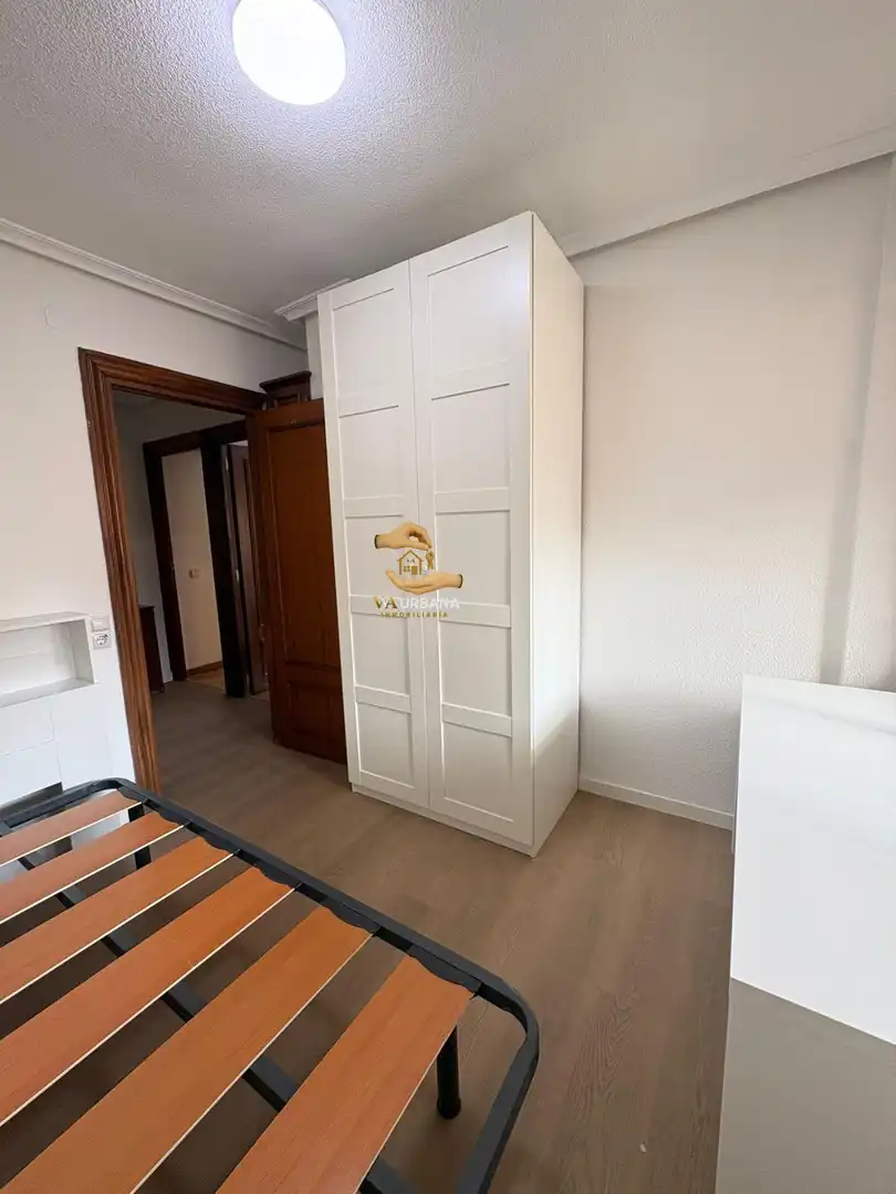 Schlafzimmer von Wohnung zur Miete in Salamanca mit Heizung, Terrasse und Möbliert
