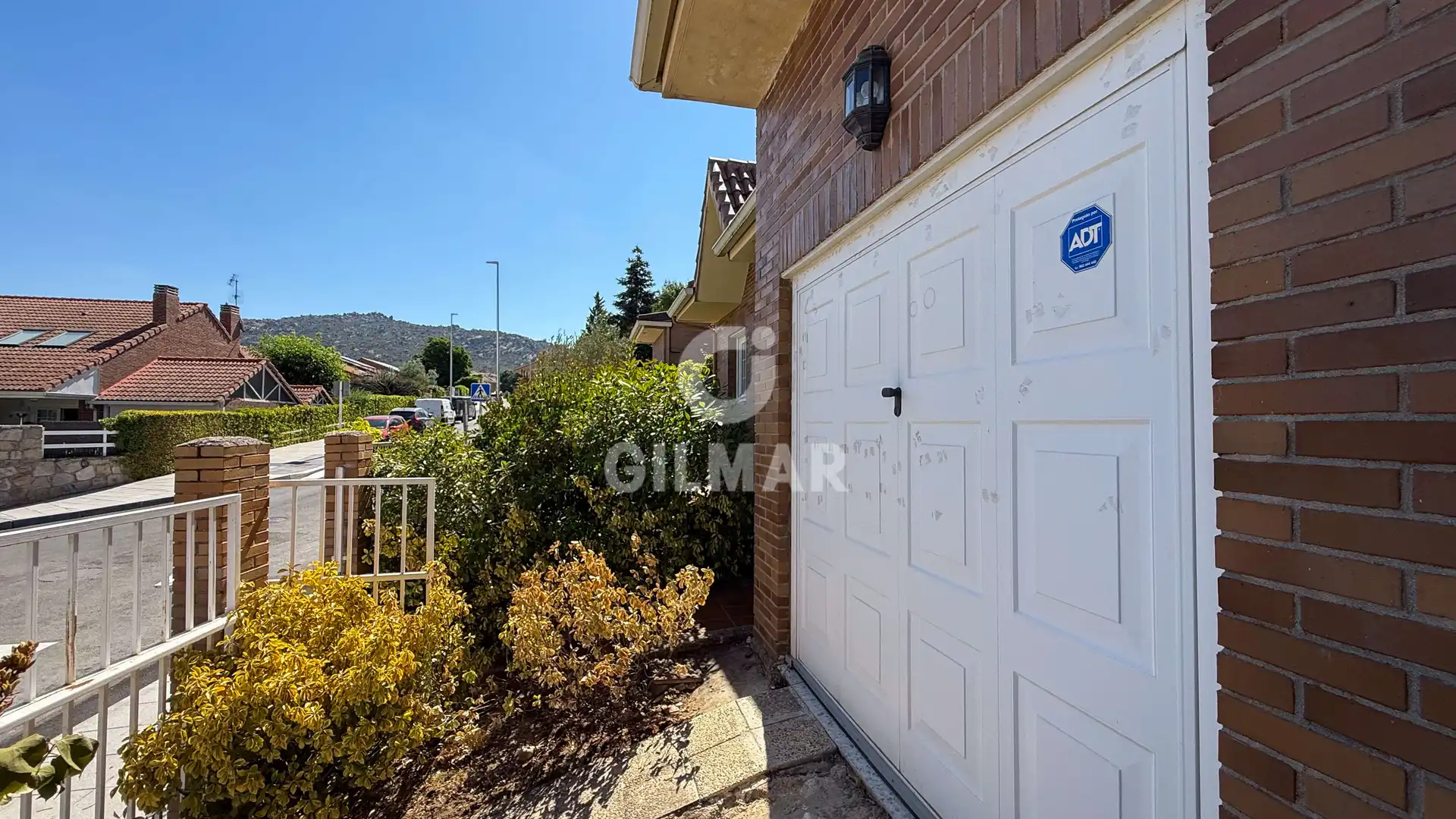 Vista exterior de Casa o xalet en venda en Collado Villalba amb Calefacció i Jardí privat