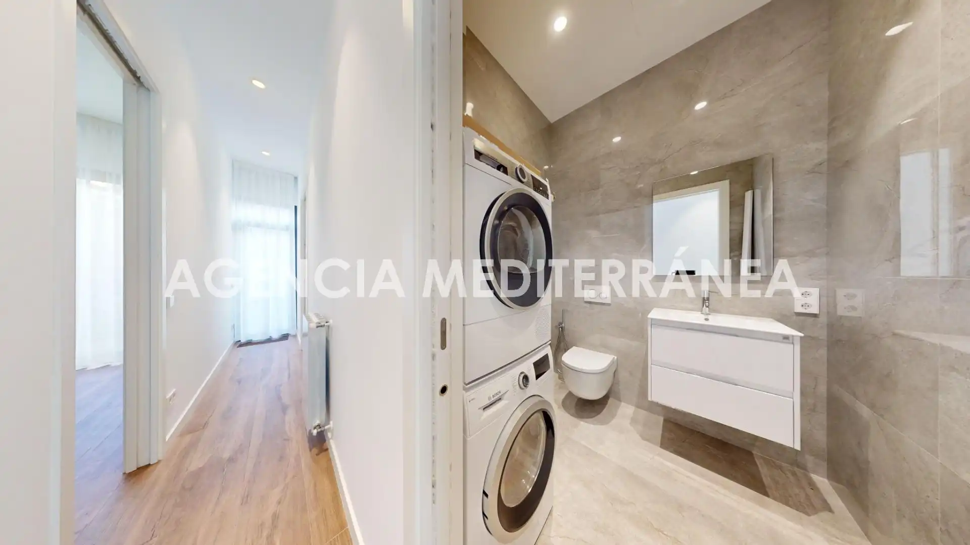 Baño de Piso en venta en Valencia con Aire acondicionado, Calefacción y Terraza