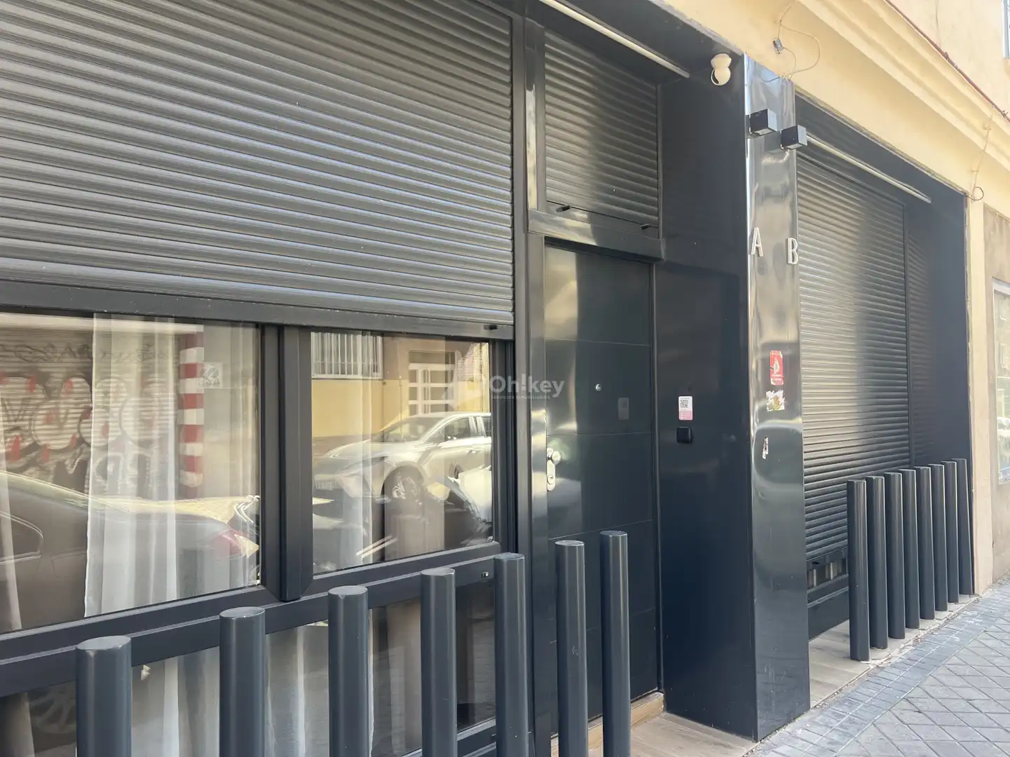 Vista exterior de Local en venda en Madrid