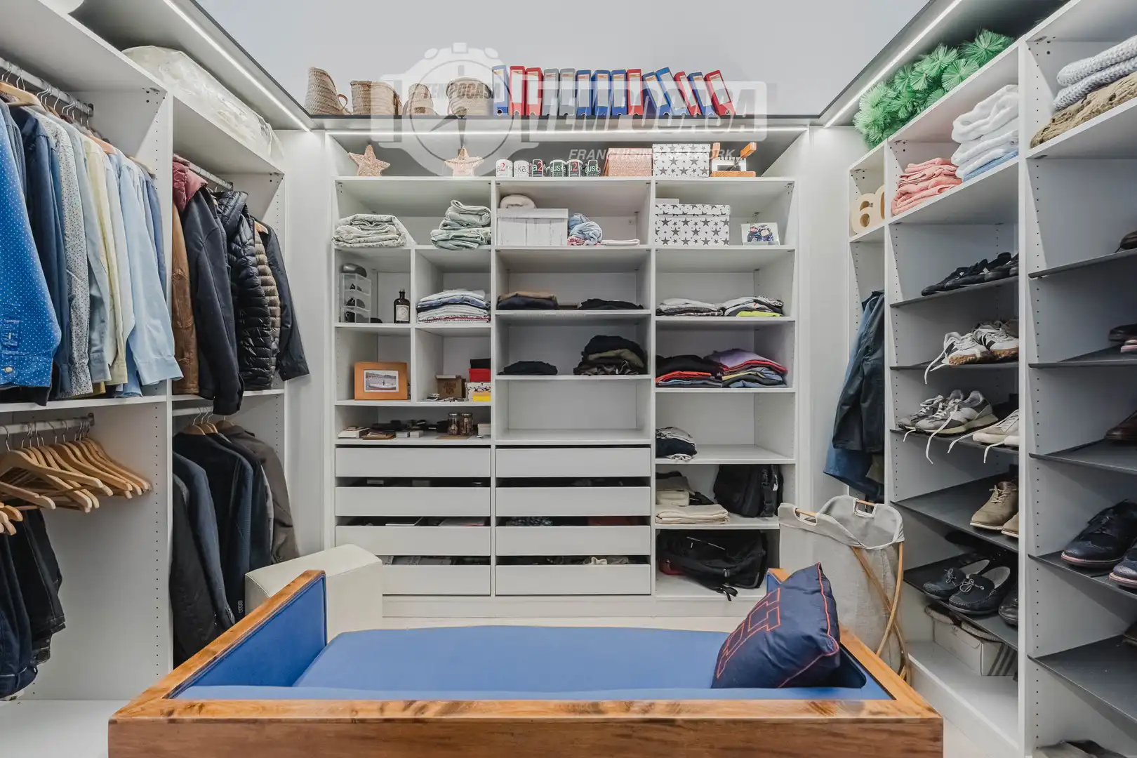 Flat for sale in Barcelona  with Air Conditioner, Heating and Balcony