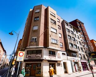 Vista exterior de Pis en venda en Gijón  amb Calefacció i Traster