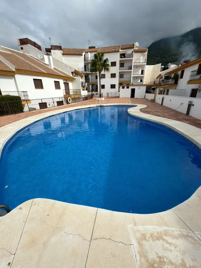 Piscina de Piso en venta en Alcaucín con Terraza, Horno y Piscina comunitaria