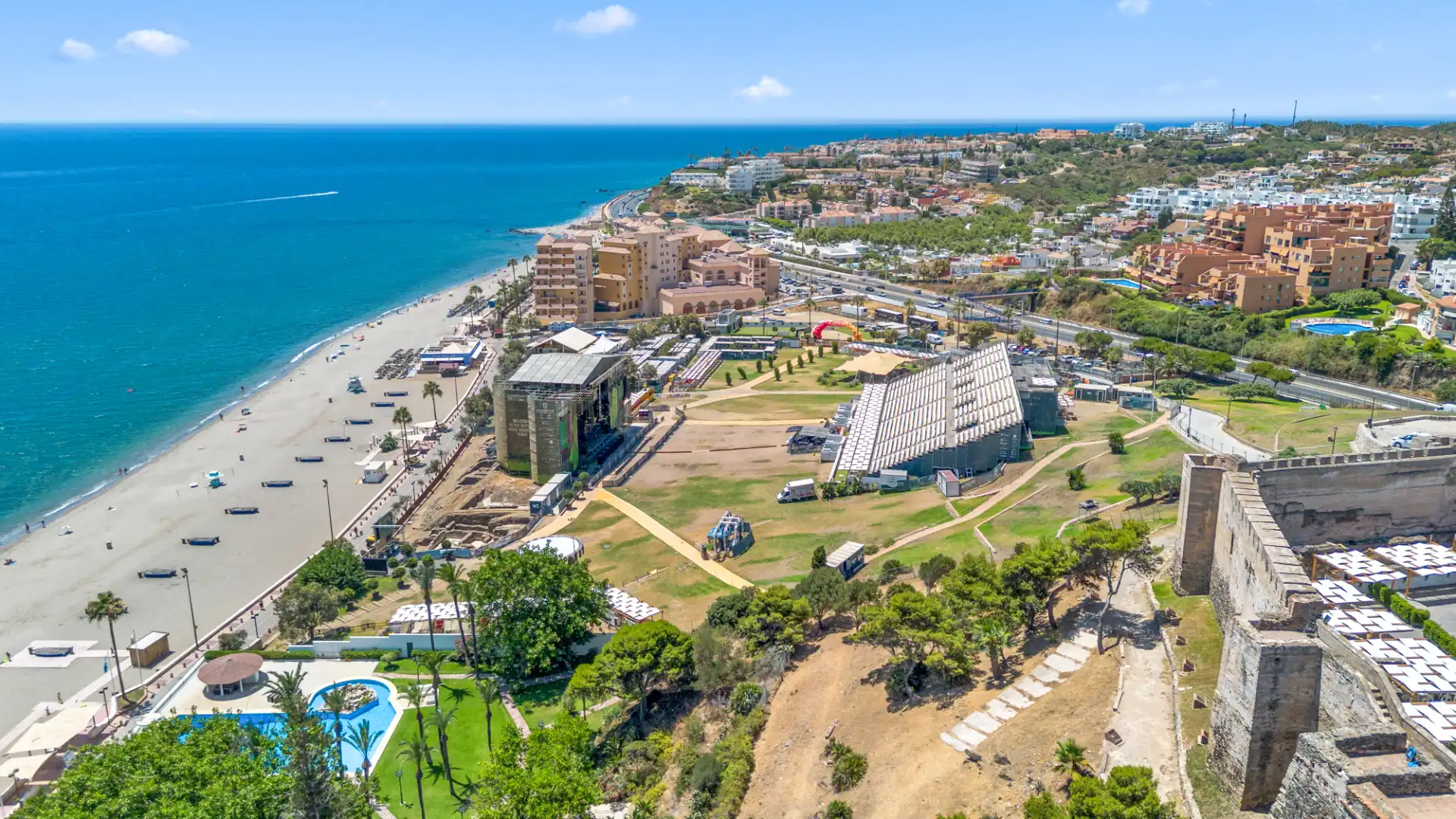 Vista exterior de Pis en venda en Fuengirola amb Aire condicionat, Calefacció i Terrassa