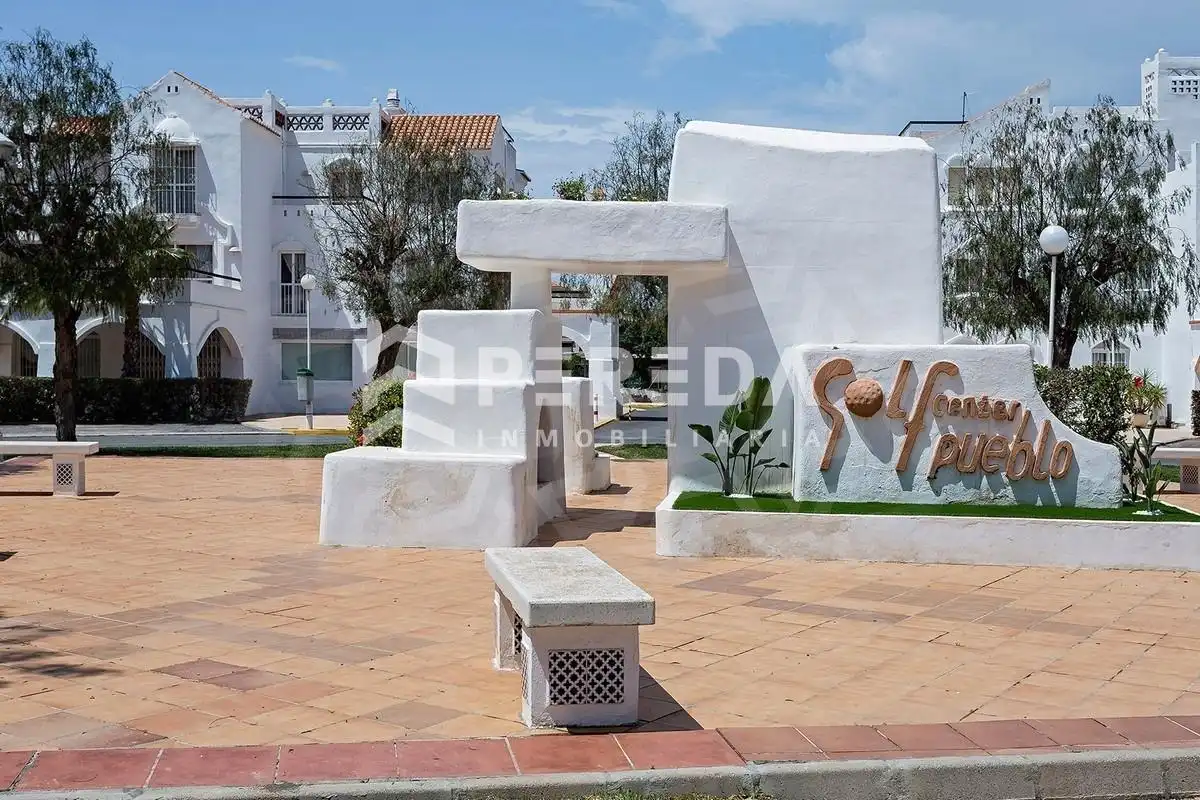 Vista exterior de Apartamento en venta en Roquetas de Mar con Aire acondicionado, Jardín privado y Terraza