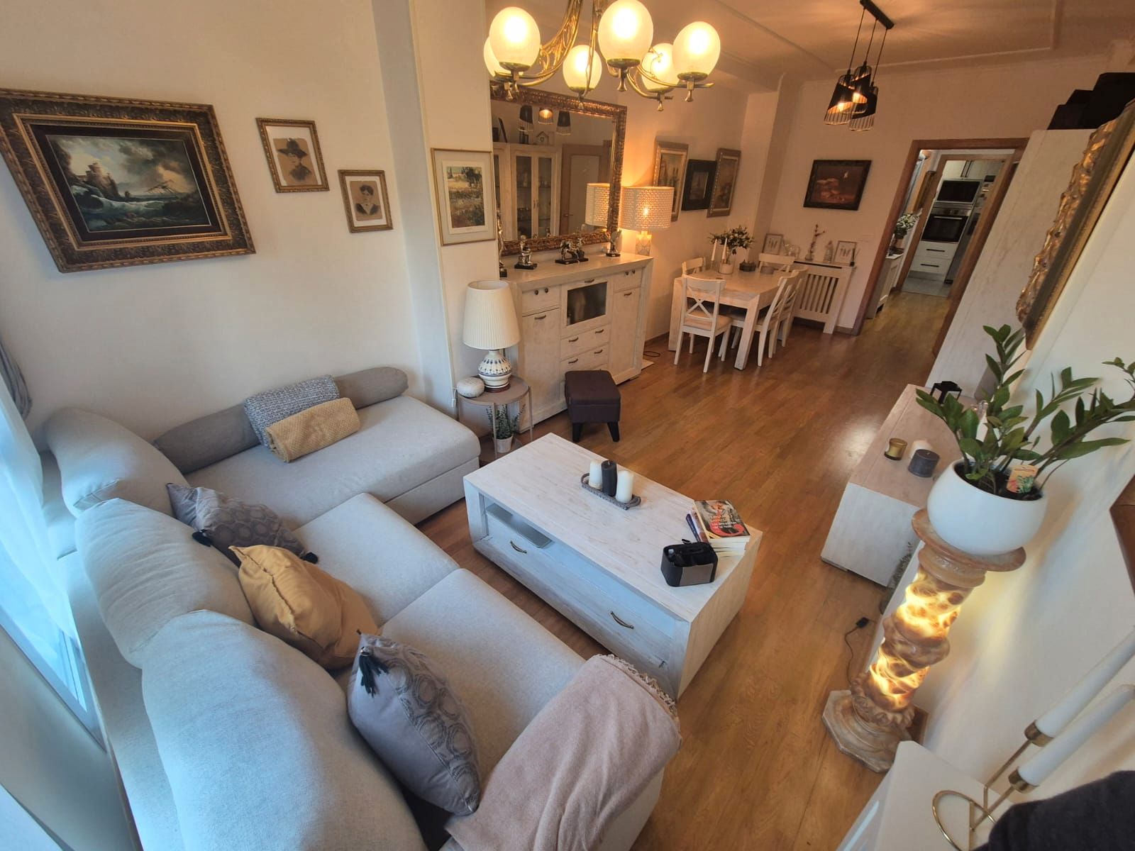 Living room of Flat for sale in  Madrid Capital  with Air Conditioner, Heating and Furnished