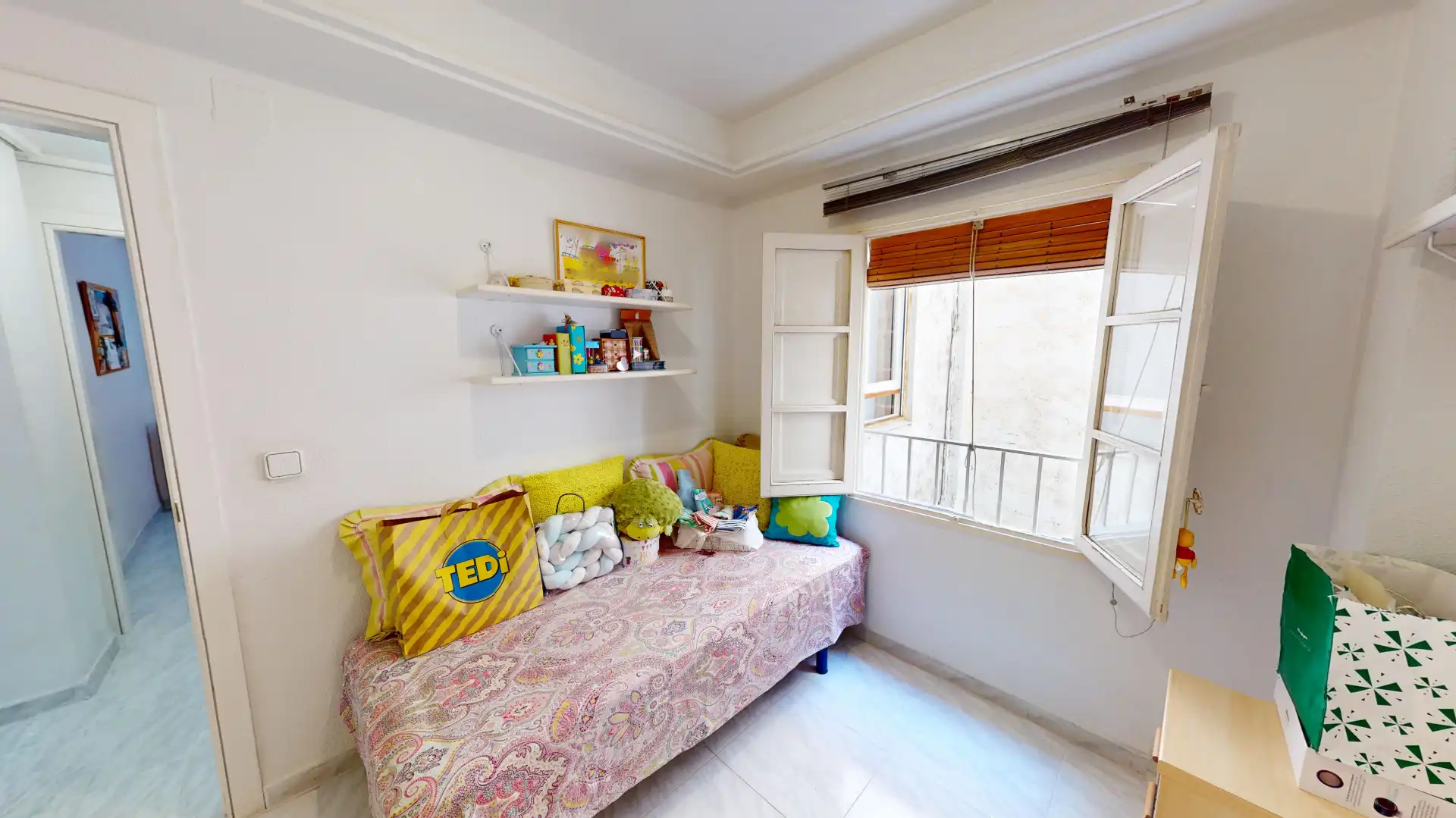 Habitación de Dúplex en venta en Elche / Elx con Aire acondicionado