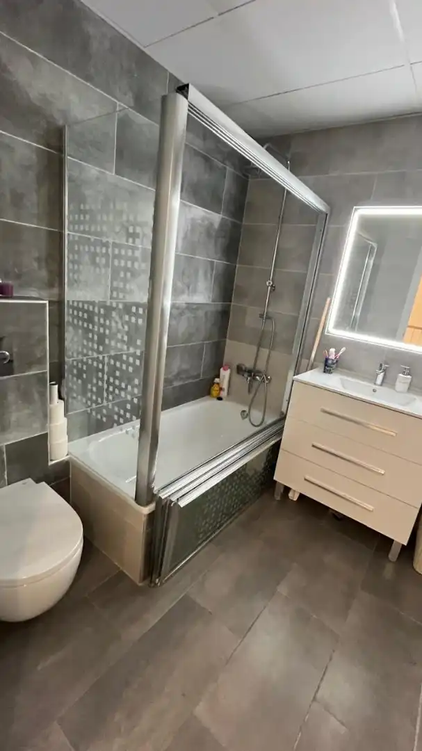 Bathroom of Houses for sale in Reus  with Air Conditioner, Terrace and Storage room