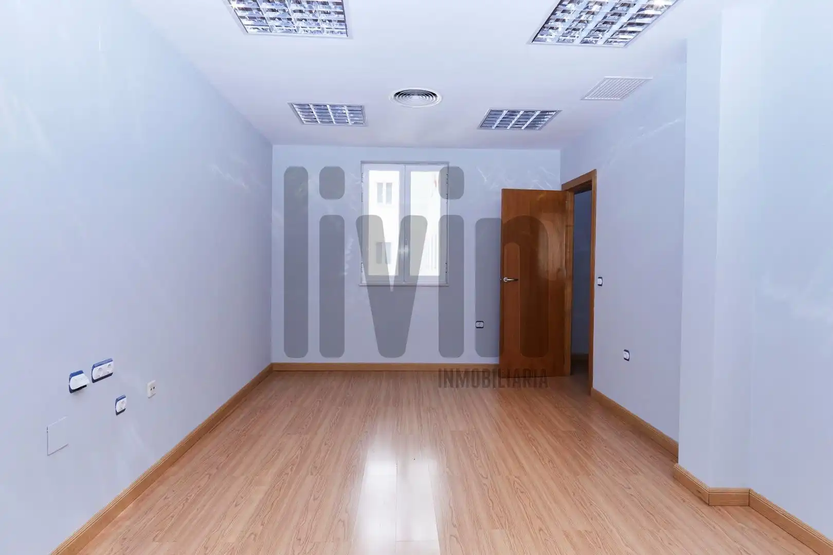 Habitación de Oficina en venta en Jaén con Aire acondicionado y Calefacción