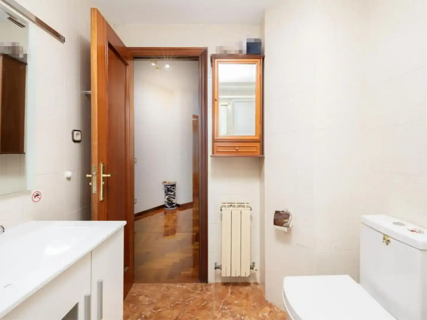 Baño de Piso de alquiler en Gijón  con Parquet y Amueblado