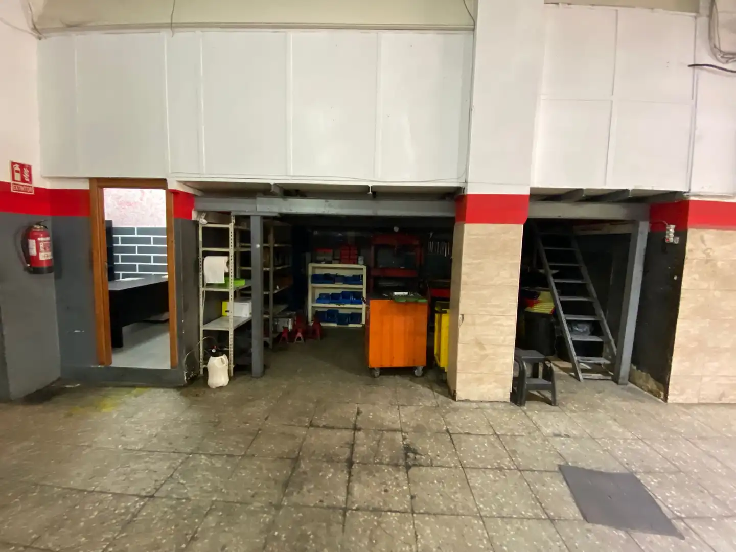 Commercial properties for sale in Esplugues de Llobregat  with Furnished