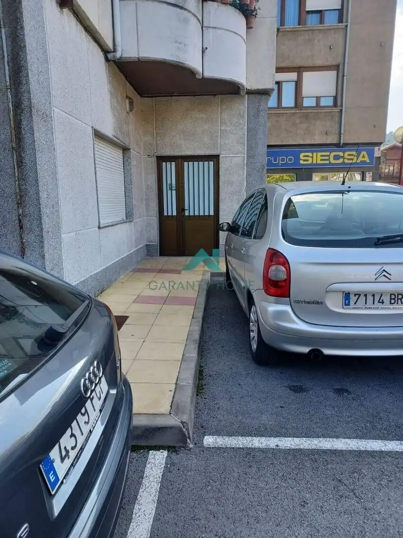 Aparcament de Local en venda en Torrelavega 