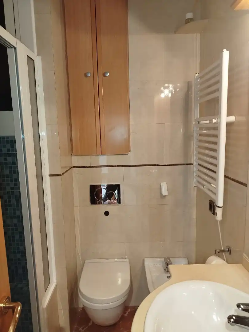 Baño de Piso en venta en Badalona con Aire acondicionado, Amueblado y Horno