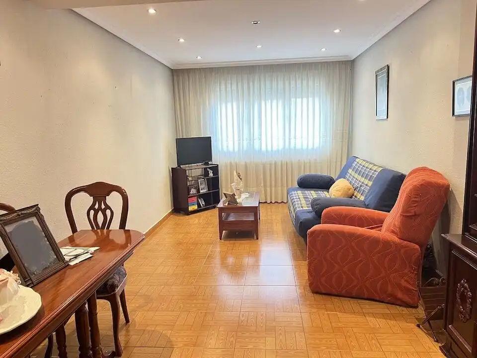 Wohnzimmer von Wohnung zum Verkauf in Siero mit Heizung und Terrasse
