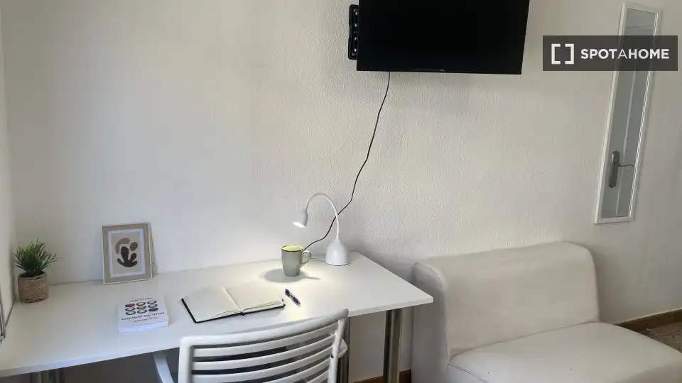 Schlafzimmer von Wohnung zur untervermieten in Burjassot mit Klimaanlage, Terrasse und Möbliert