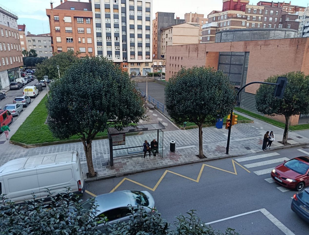 Vista exterior de Piso en venta en Gijón  con Horno