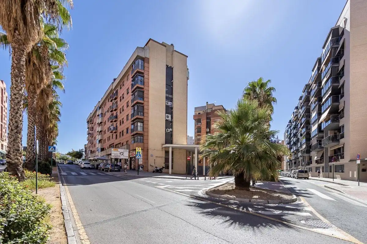Exterior view of Flat for sale in Granada  with Air Conditioner, Heating and Community pool