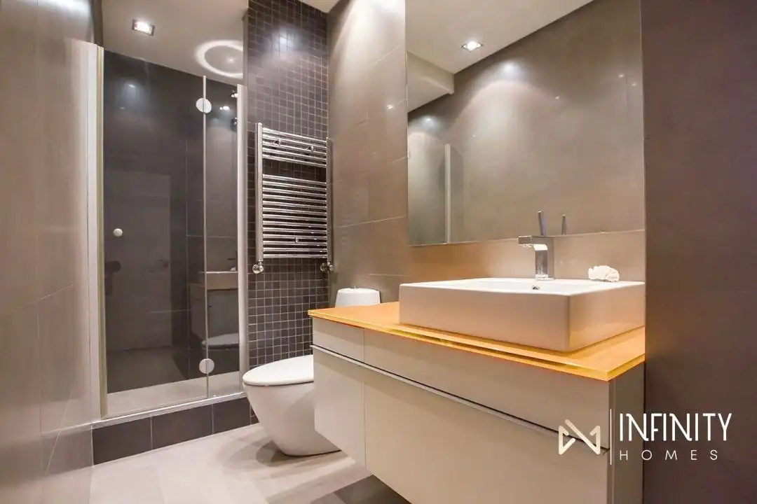 Baño de Piso de alquiler en Bilbao  con Calefacción, Terraza y Horno