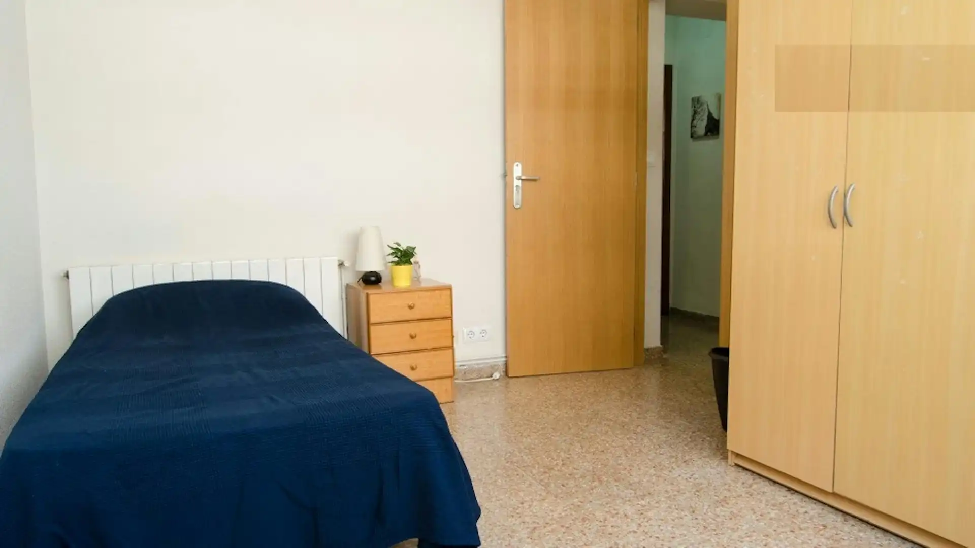 Schlafzimmer von Wohnung zur untervermieten in Valencia mit Möbliert, Waschmaschine und Internet