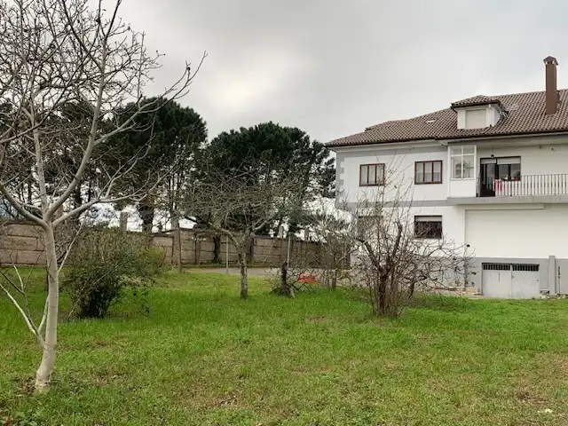 Einfamilien-Reihenhaus zum Verkauf in Vilagarcía de Arousa mit Heizung, Privatgarten und Möbliert