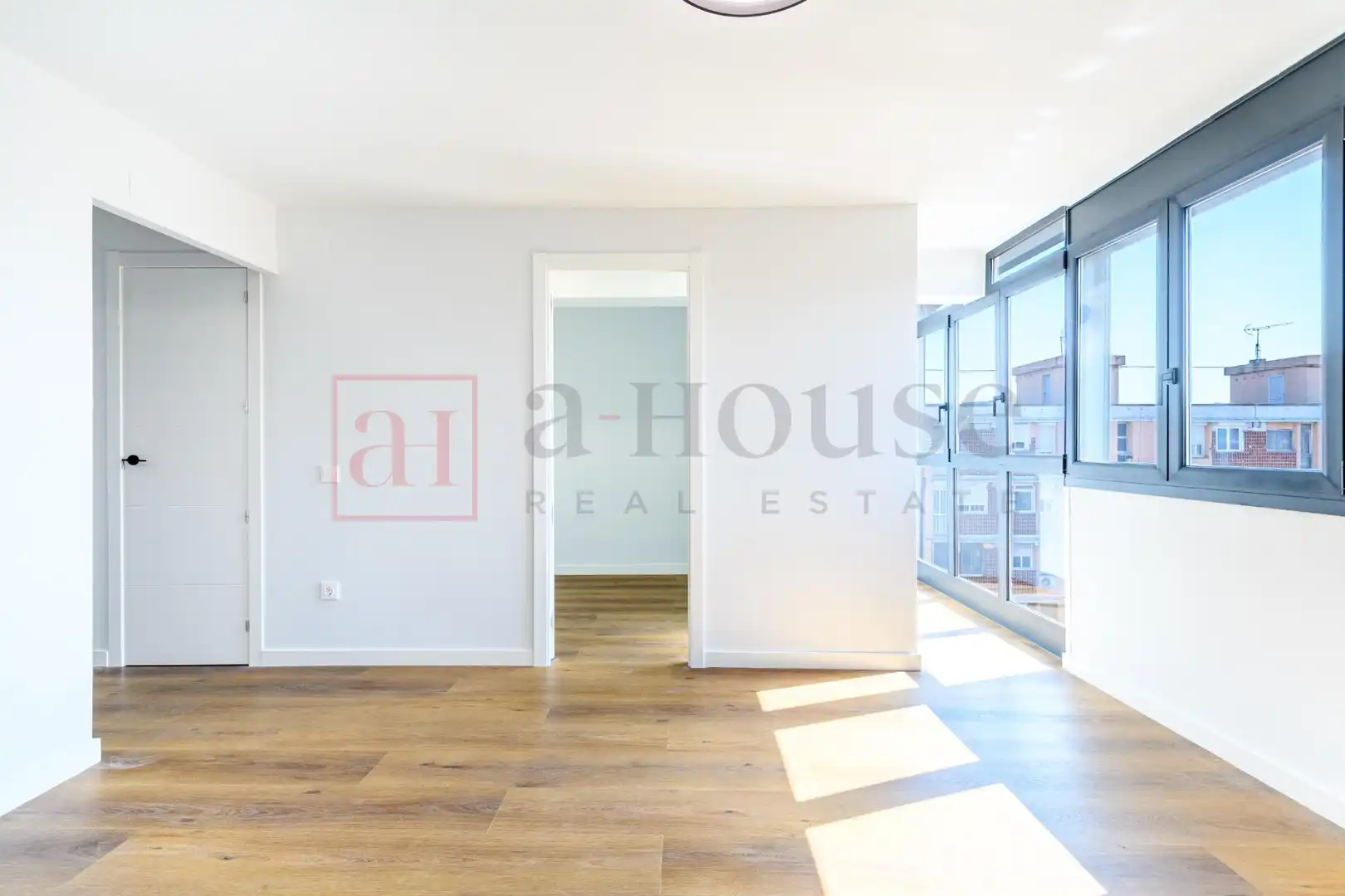 Sala de estar de Piso en venta en Barcelona con Aire acondicionado, Calefacción y Parquet