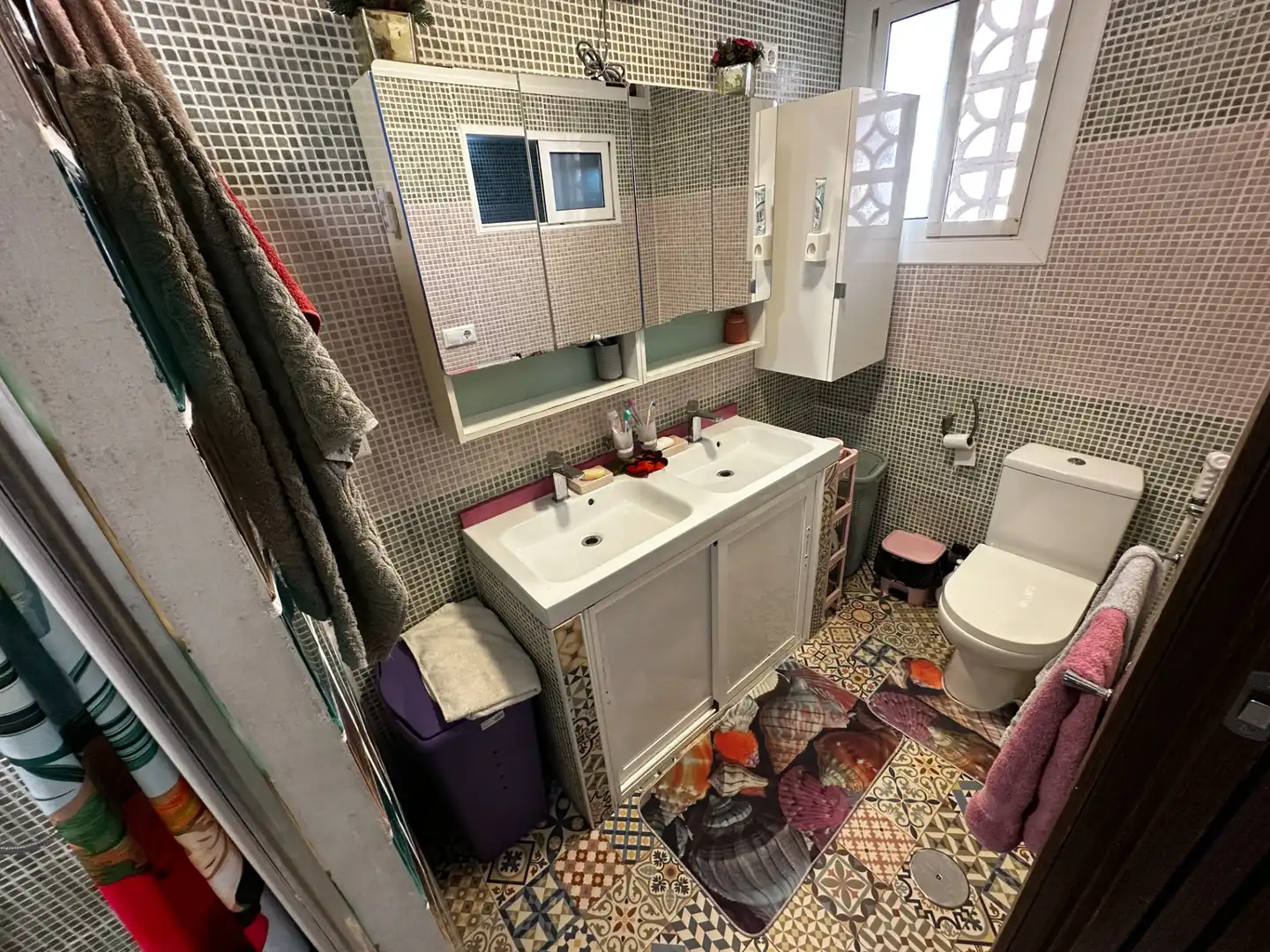 Badezimmer von Wohnung zum Verkauf in Elche / Elx mit Klimaanlage, Heizung und Terrasse