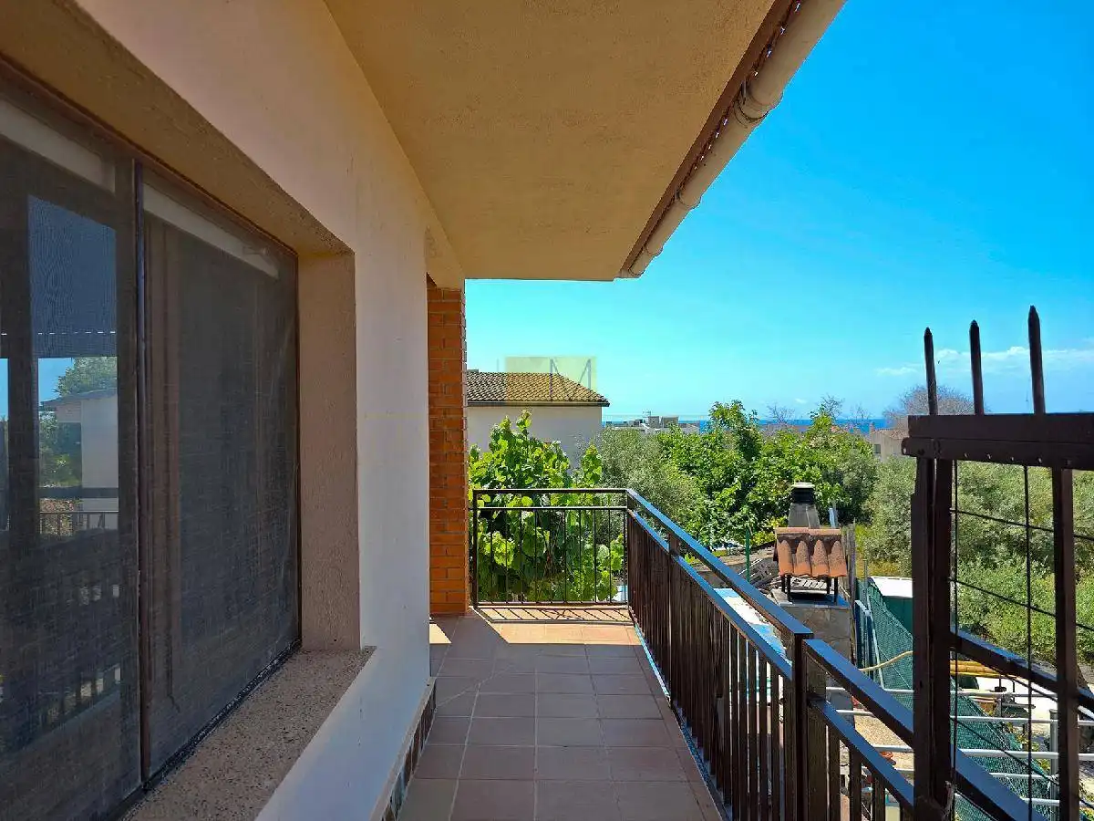 Terrassa de Casa o xalet en venda en Vilanova i la Geltrú amb Calefacció, Jardí privat i Terrassa