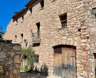 Vista exterior de Finca rústica en venda en Cornudella de Montsant amb Aire condicionat, Forn i Rentadora