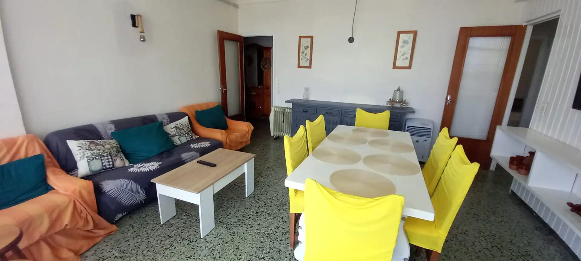 Menjador de Apartament en venda en Roses amb Jardí privat