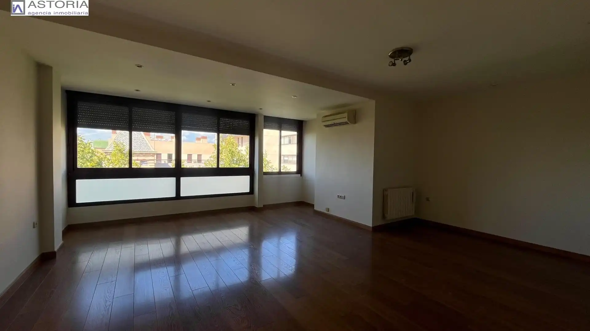 Wohnzimmer von Wohnung zur Miete in Beiro