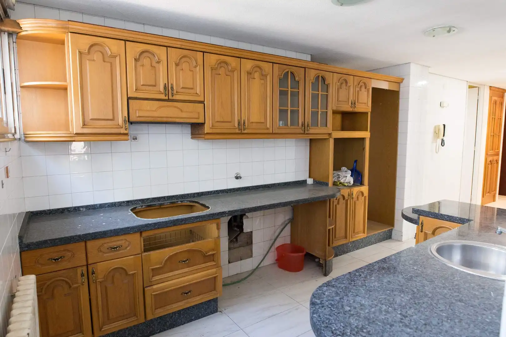 Cuina de Pis en venda en León Capital  amb Terrassa i Traster