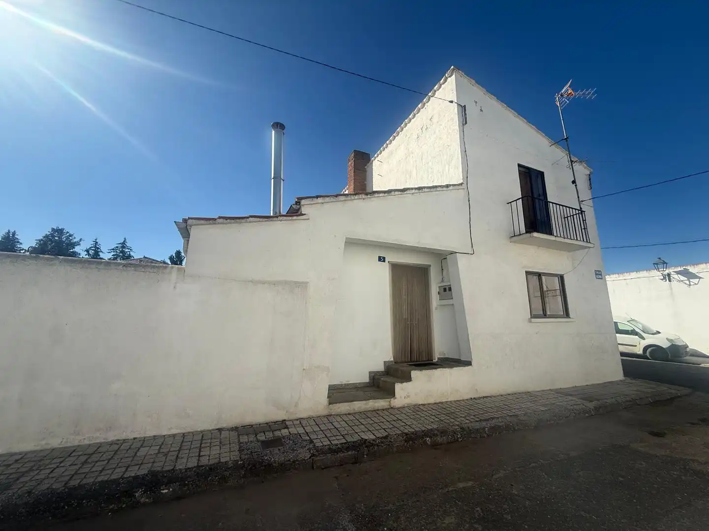 Vista exterior de Finca rústica en venda en Galisancho amb Calefacció, Jardí privat i Moblat