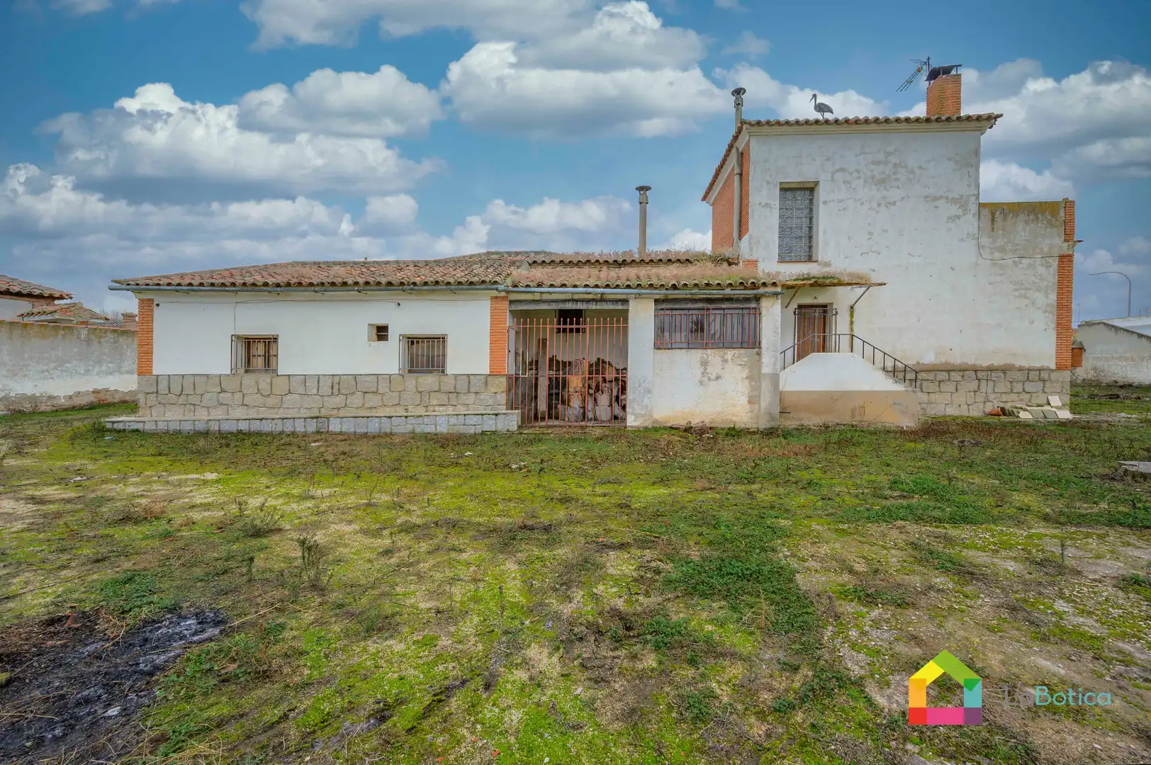 Vista exterior de Casa o xalet en venda en Ajofrín amb Jardí privat i Terrassa