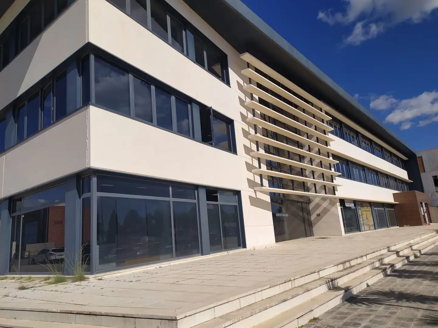 Vista exterior de Oficina en venda en Salteras