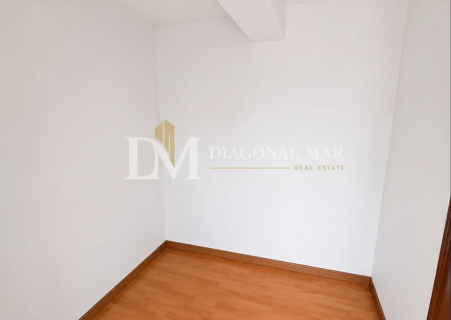 Habitación de Piso en venta en Barcelona con Calefacción, Parquet y Balcón