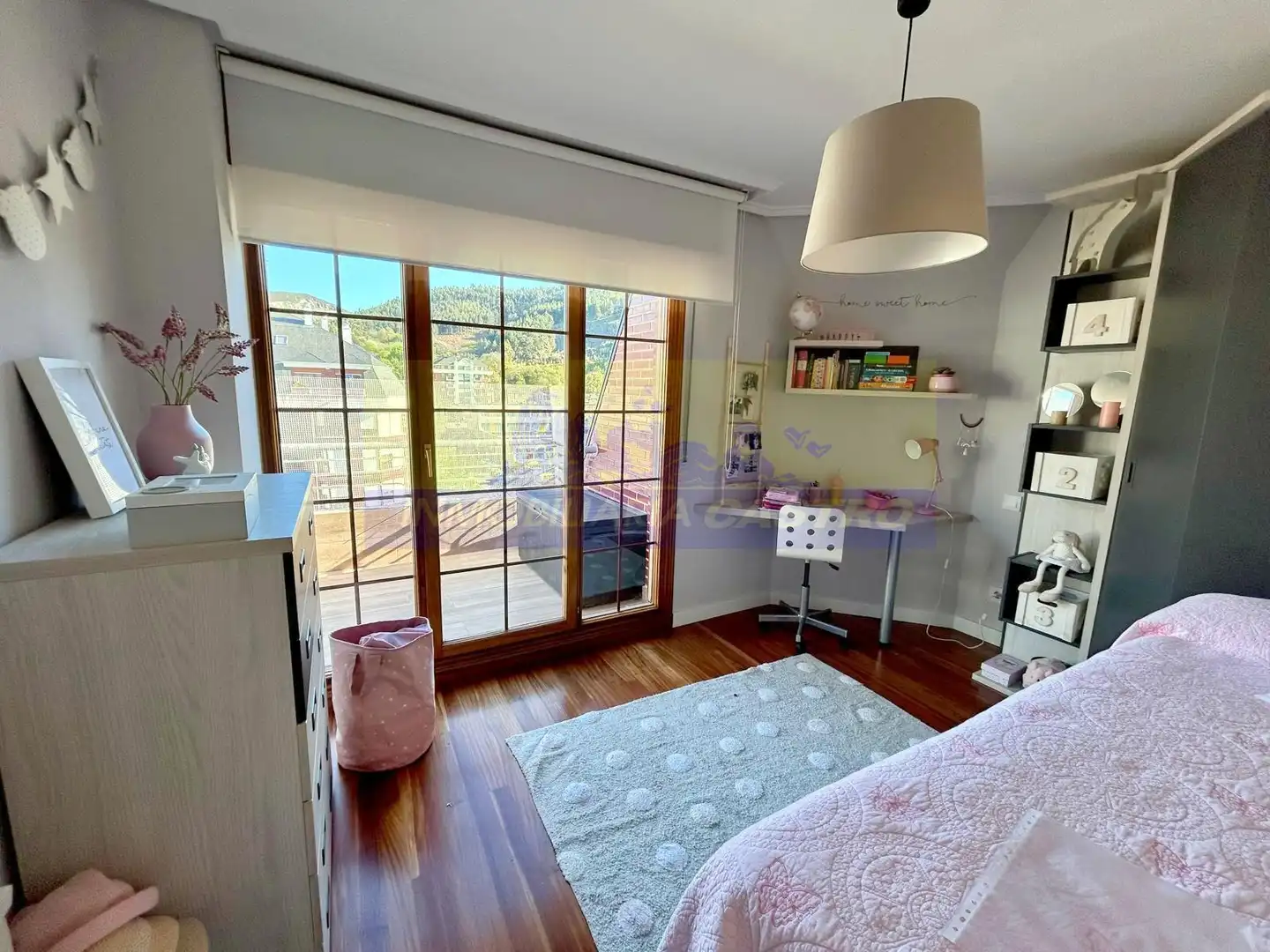 Habitación de Ático de alquiler en Castro-Urdiales con Calefacción, Terraza y Amueblado