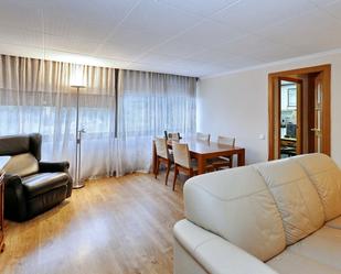 Living room of Flat for sale in  Barcelona Capital  with Heating, Parquet flooring and Storage room