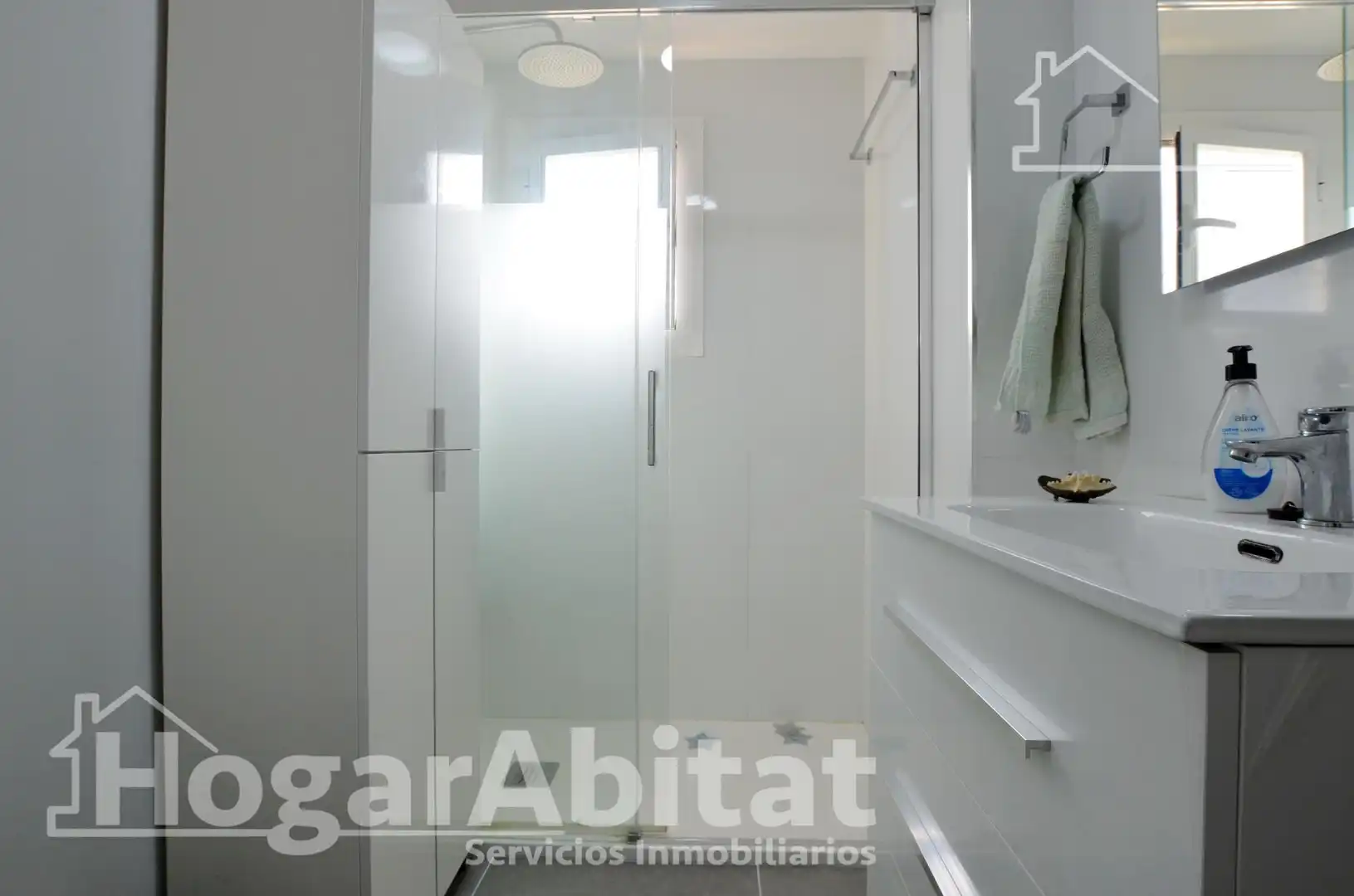 Bathroom of Flat for sale in Gandia  with Air Conditioner, Private garden and Community pool