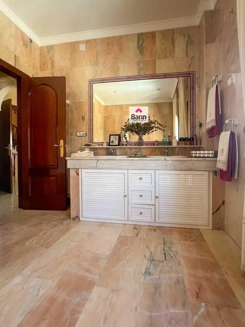 Bathroom of Houses for sale in La Roda de Andalucía  with Air Conditioner, Terrace and Storage room